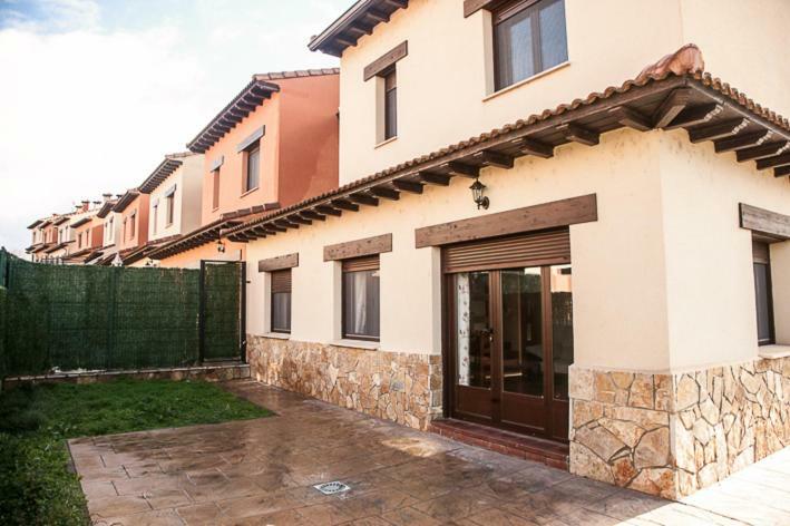 Apartamento El Palomar Ayllón Exteriör bild
